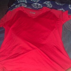 Coral/pink UA V neck